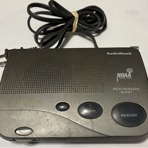 Genuine Radio Shack 7-Channel Digital (NOAA) WeatheRadio Receiver Alert System